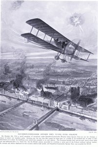 Squadron Commander Spenser Grey onderscheiden met DSO voor het overvliegen van Keulen en het bombarderen van een militair treinstation in oktober 1914 door W. Avis